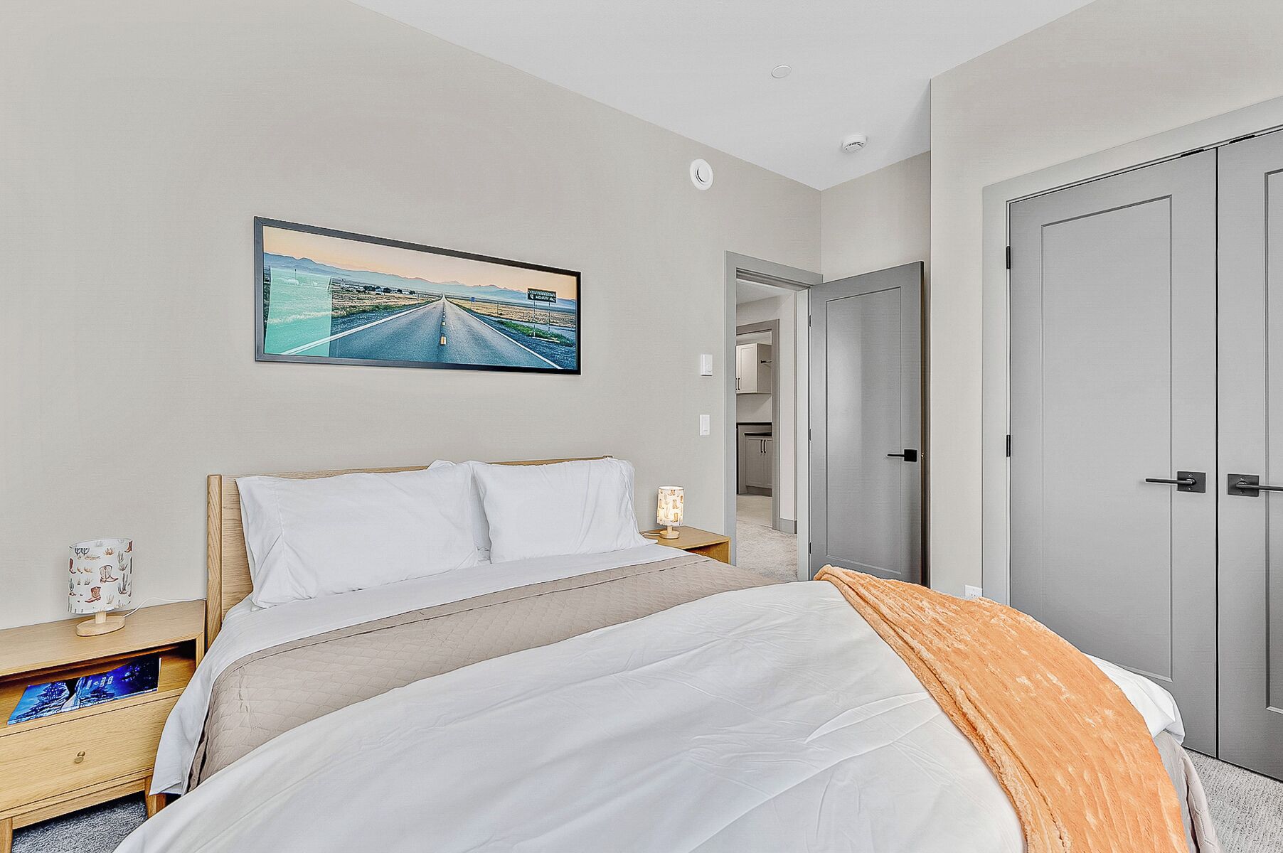 Iron/ironing board, free WiFi