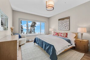 Individually decorated, individually furnished, iron/ironing board - Western Star Chalet Ski In Out w Mtn View (Beaverdell)