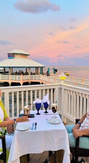 تناول الطعام بالخارج