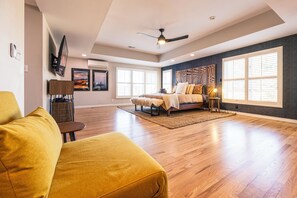 アイロン / アイロン台、WiFi (無料)、ベッドシーツ