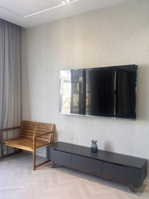 Interior - Gorgeous 4-bedroom Chalet with Pool in peaceful Rumais (ابوالنخيل)