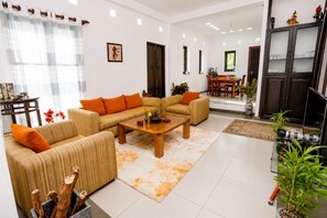 Iron/ironing board - Hilltop Retreat Matale (Walewela)