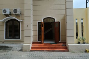 Exterior - New Amandani House (Depok)