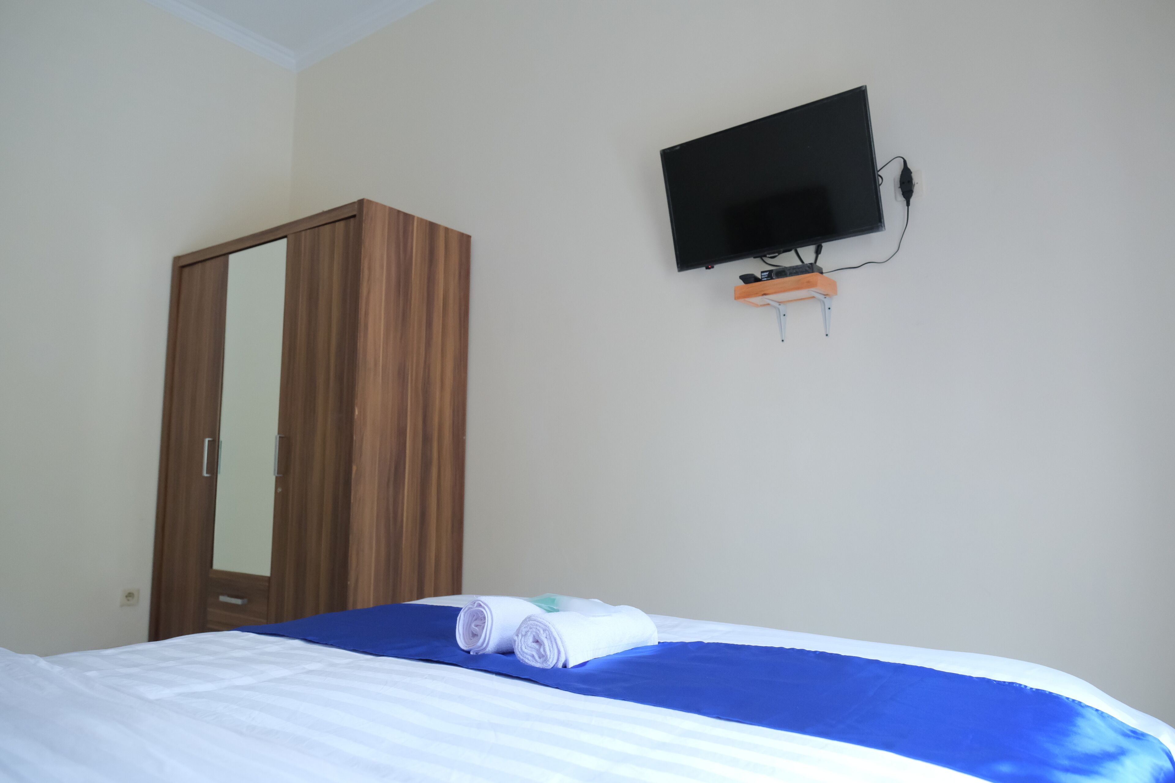 Deluxe Double Room | Desk, laptop workspace, free WiFi