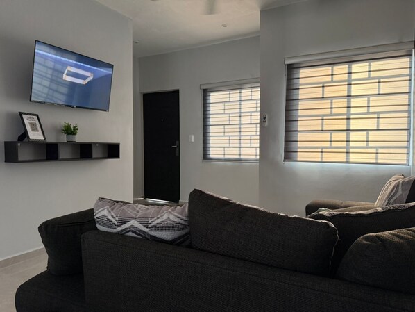 Living area - Casa La Amistad. Comfortable home with 3 bedrooms and 2.5 baths (Saltillo)