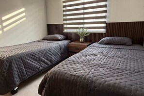 Bügeleisen/Bügelbrett, WLAN, Bettwäsche