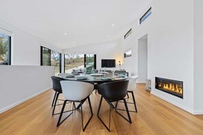 Dining - Poet's Den, Stunning 4-Bedroom in Tyrolean Village, with double garage (Jindabyne)
