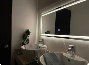 Hair dryer, towels, soap, toilet paper - Exclusive Apartment Cancun (Cancún)