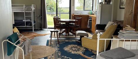 Bügeleisen/Bügelbrett, WLAN, Bettwäsche