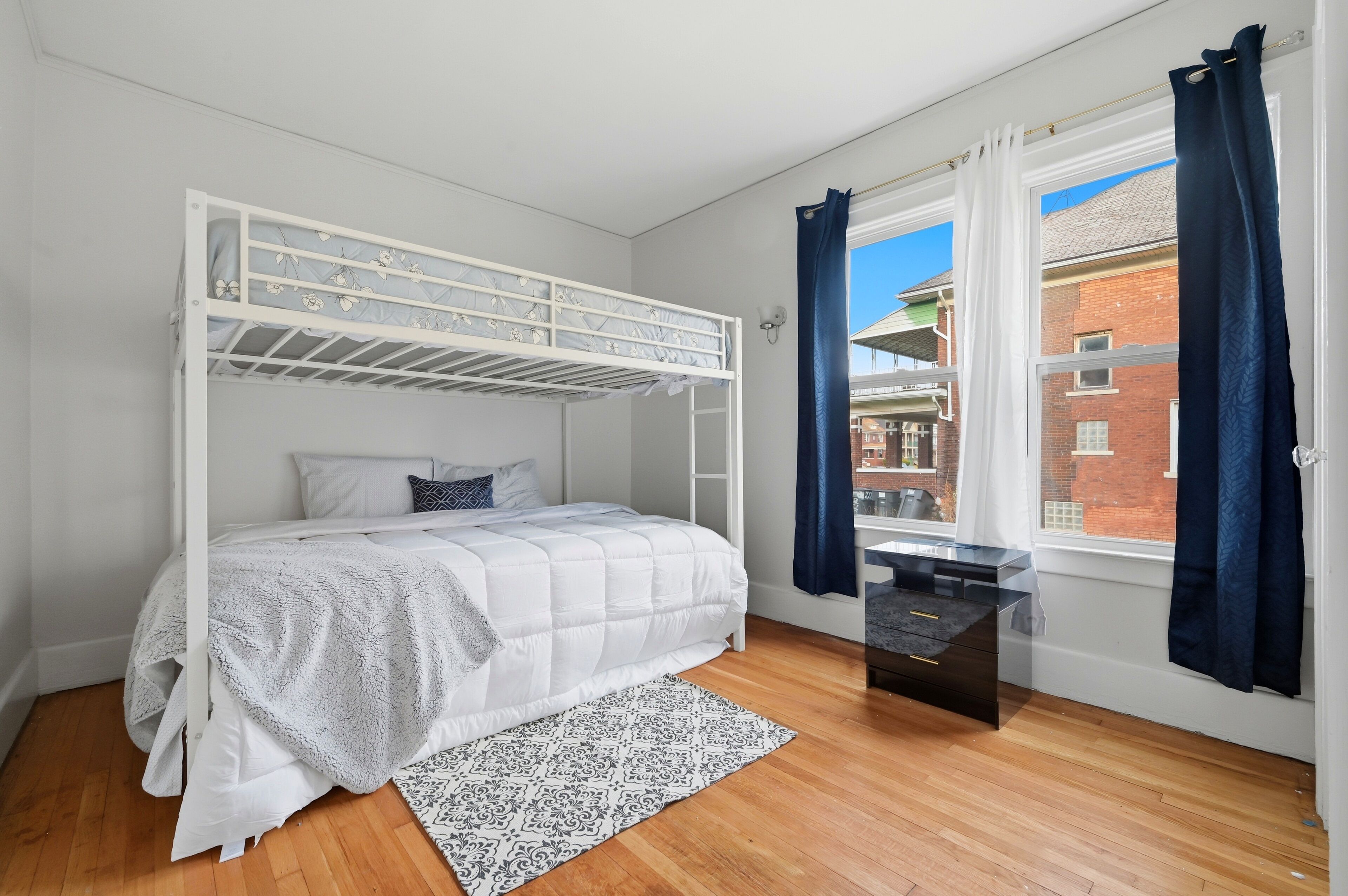 Fer et planche à repasser, Wi-Fi, draps fournis