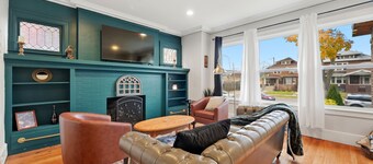 Newly renovated 2-bedroom apartment in quiet Historic Detroit neighborhood