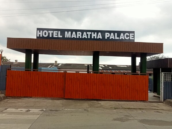 Exterior - Hotel Maratha Palace (Chinchbhuwan)