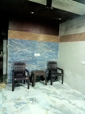 أسرّة قابلة للطي وواي فاي مجانًا وملاءات أسرّة