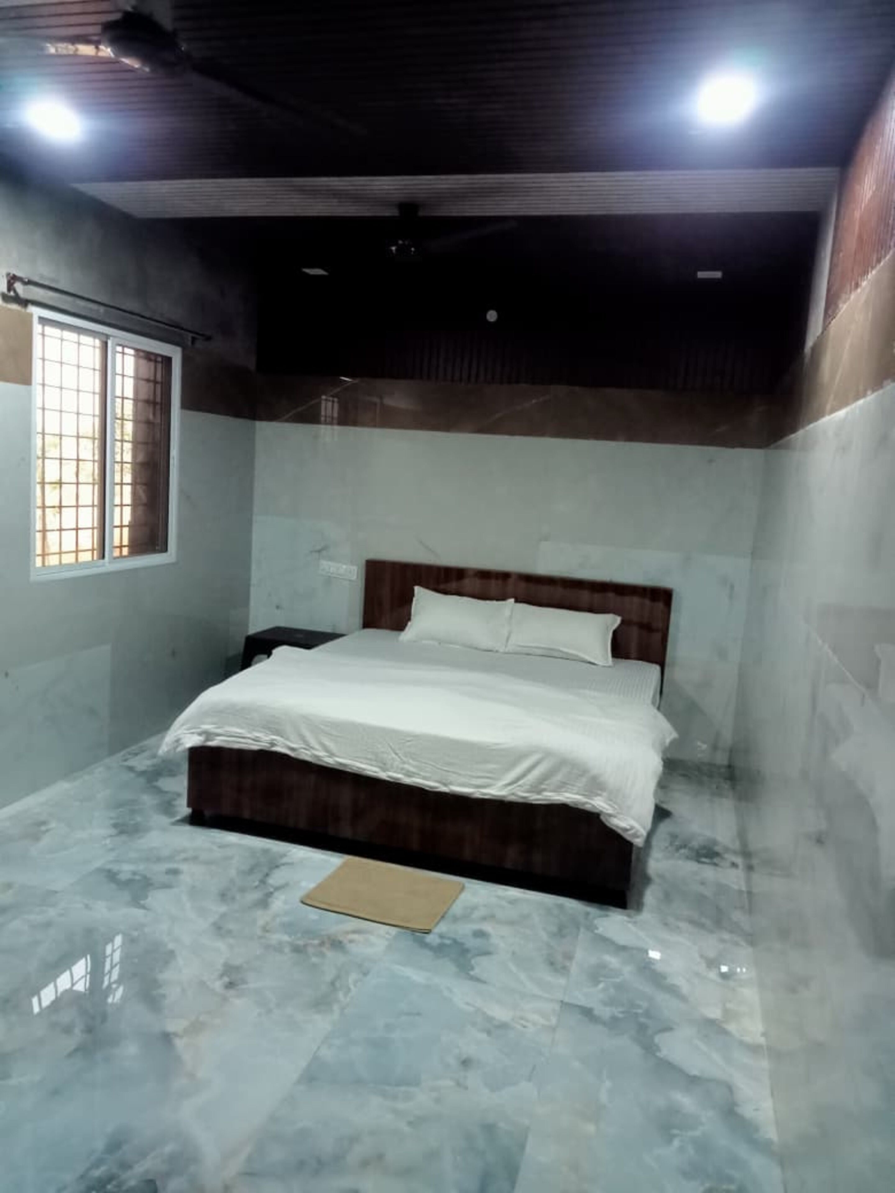 Deluxe Room | Rollaway beds, free WiFi, bed sheets