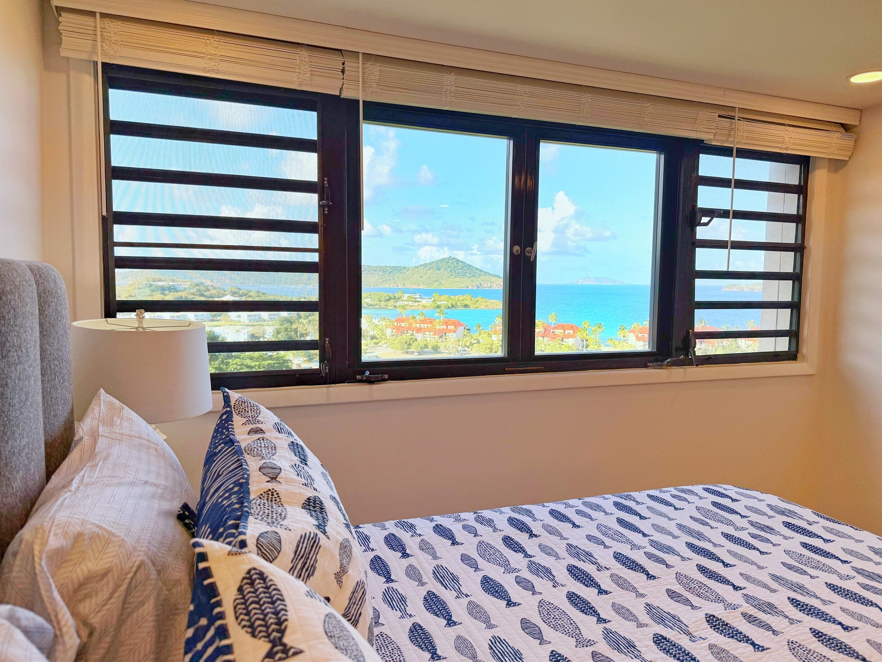 Een strijkplank/strijkijzer, gratis wifi, beddengoed