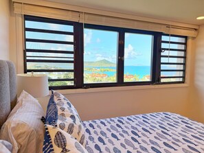 Een strijkplank/strijkijzer, gratis wifi, beddengoed