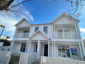 Exterior - Accommodation Wagga Wagga- Where comfort meets luxury- Your home, away from Home (Wagga Wagga)