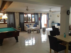 Game room - HOTEL ANTARES HAB. FAMILIAR - Cozy hotel near the beach in Cala d'Or. Free Wi-Fi (Cala d'Or)