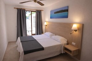 Unclassified image, 3 of 6, button