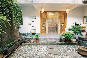 Unclassified image, 3 of 49, button - Tuoshui Ballad Courtyard Boutique Inn (Fenghuang)