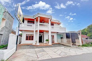 Front of property - Hotel O near Lapangan Besar Mandala  (Yogyakarta)