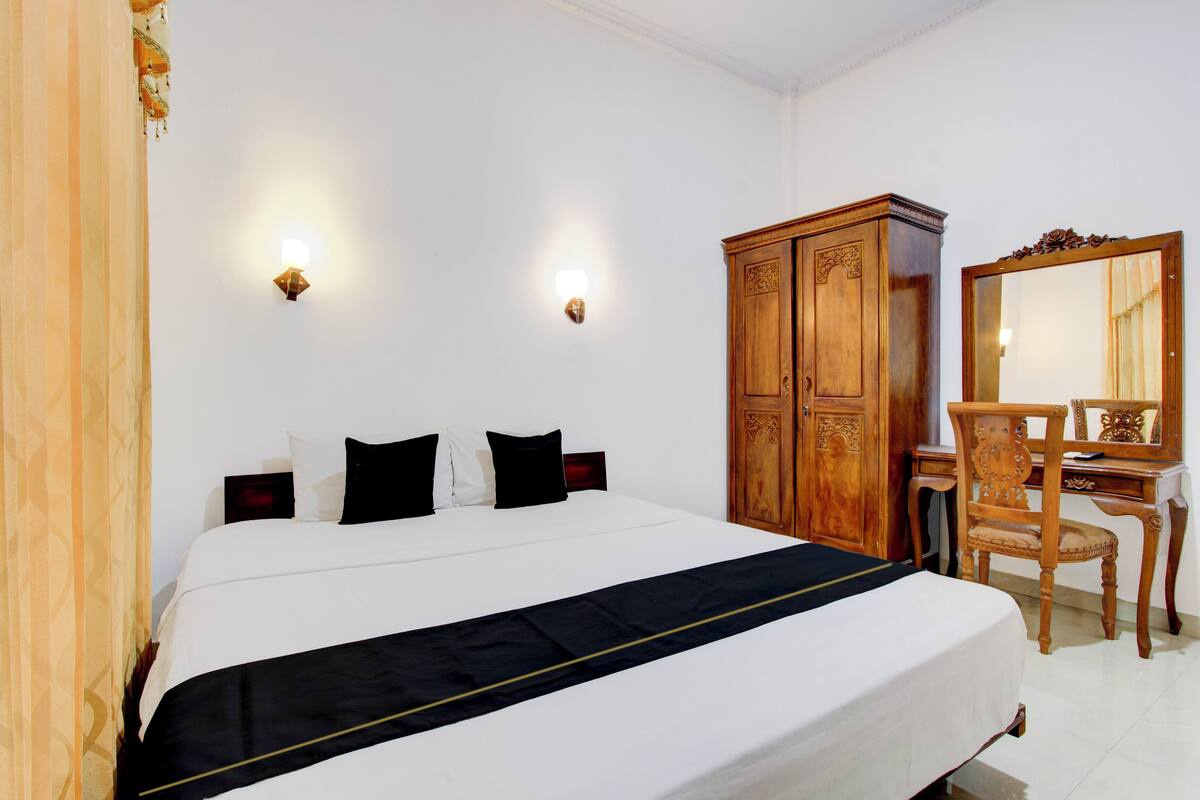 Deluxe Double Room | Free WiFi, bed sheets
