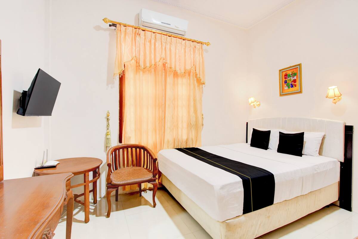 Standard Double Room | Free WiFi, bed sheets