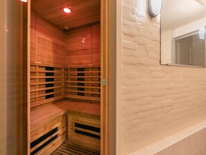 Sauna - Spacious villa with private cinema, wellness (Herpen)