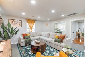 Smart TV - Cozy Napa Wine Retreat-Warm & Inviting Home with Patio (Napa)