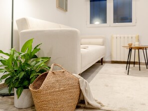 TV - Apartment + Workspace Chamberí (Madrid)