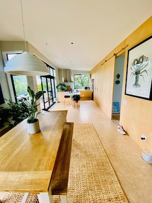 Exclusive House, 3 Bedrooms, Mountain View | Living area - Omiha Exclusive Retreat (Waiheke Island)
