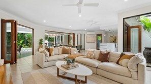 TV - Shambala at Palm Cove – Private Pavilion Home with Pool and Tropical Gardens (Palm Cove)