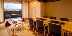 奢華公寓, 露台, 山景 (A,Dog friendly) | 書桌、免費 Wi-Fi、床單