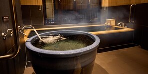 Banheira e chuveiro separados, banheiras de fontes termais