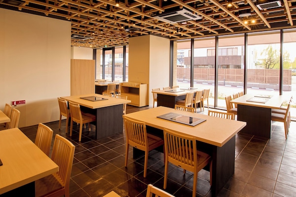 S'hi serveixen sopars