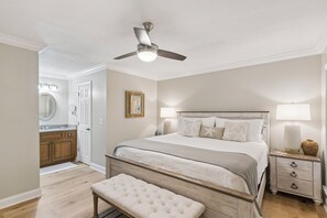 3 bedrooms, free WiFi, bed sheets - Pool, Pet Friendly, and Pickle Ball Courts at Island Retreat (Saint Simons Island)