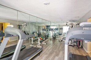 Fitness facility - Pool, Pet Friendly, and Pickle Ball Courts at Island Retreat (Saint Simons Island)