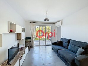 Living area - Apartment in a residence with swimming pool (SAINTE MAXIME)