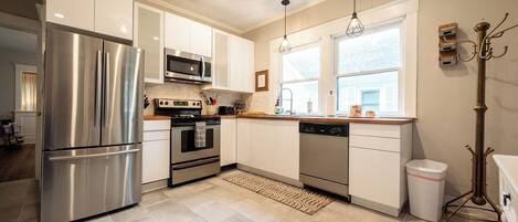 Family House, Balcony | Private kitchen