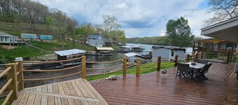 Lake, Sxs, Deck,Hot Tub,Dock, Kayaks,Paddle Boards, Jet Ski, & Boat Rentals