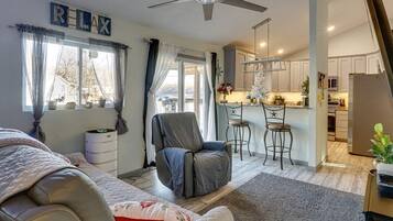 3 bedrooms, iron/ironing board, free WiFi, bed sheets