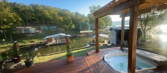 Lake, Sxs, Deck,Hot Tub,Dock, Kayaks,Paddle Boards, Jet Ski, & Boat Rentals