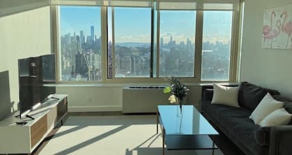Luxury 1BR • Floor-to-Ceiling Views • Steps from Empire State & MSG
