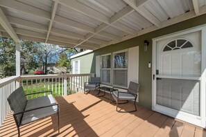 Terrace/patio -    Newly Remodeled Mobile Home The Green Showcase! (Mineral Wells)