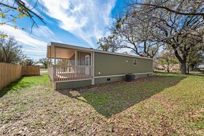 Exterior - Newly Remodeled Mobile Home The Green Showcase! (Mineral Wells)