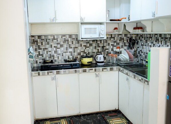 Private kitchen - Clark Stays Yellow (Mabalacat City)