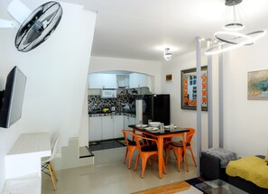 Private kitchen - Clark Stays Yellow (Mabalacat City)