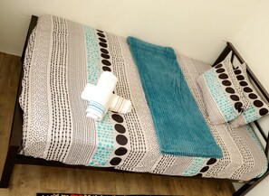 Nhà liên kế có thiết kế đặc trưng, 2 phòng ngủ | Trang trí khác biệt, trang bị nội thất với thiết kế riêng biệt, bàn 