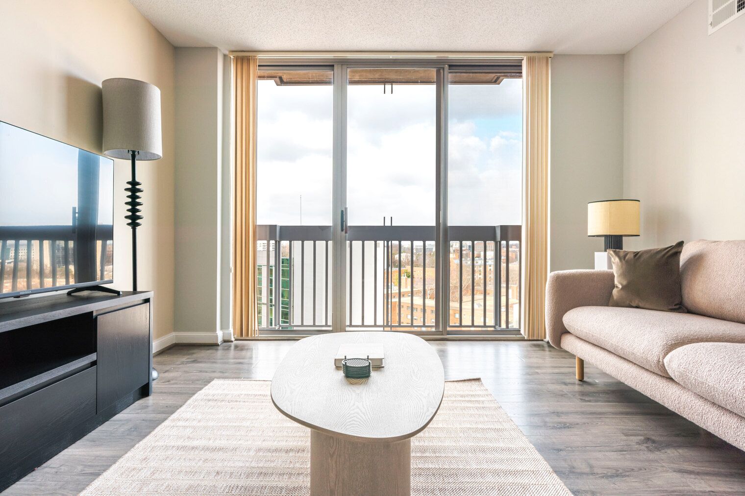 Fernseher, Stereoanlage