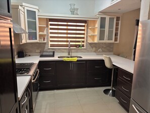 Mikroaaltouuni, uuni, liesi